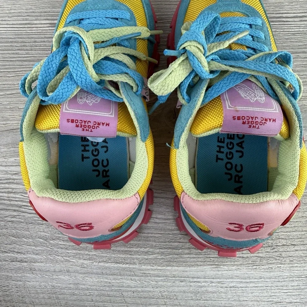 Marc Jacobs product pair